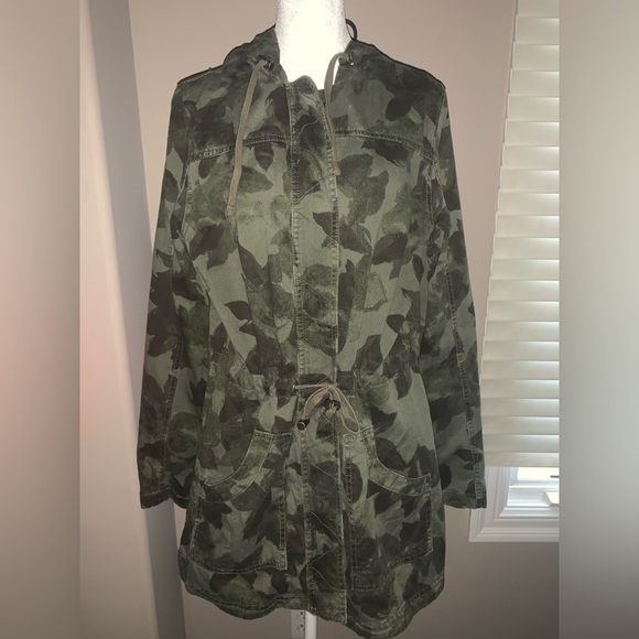 Mossimo XL Green Camouflage Full zip & Button Hooded Jacket, Coat, Preloved - Picture 1 of 4